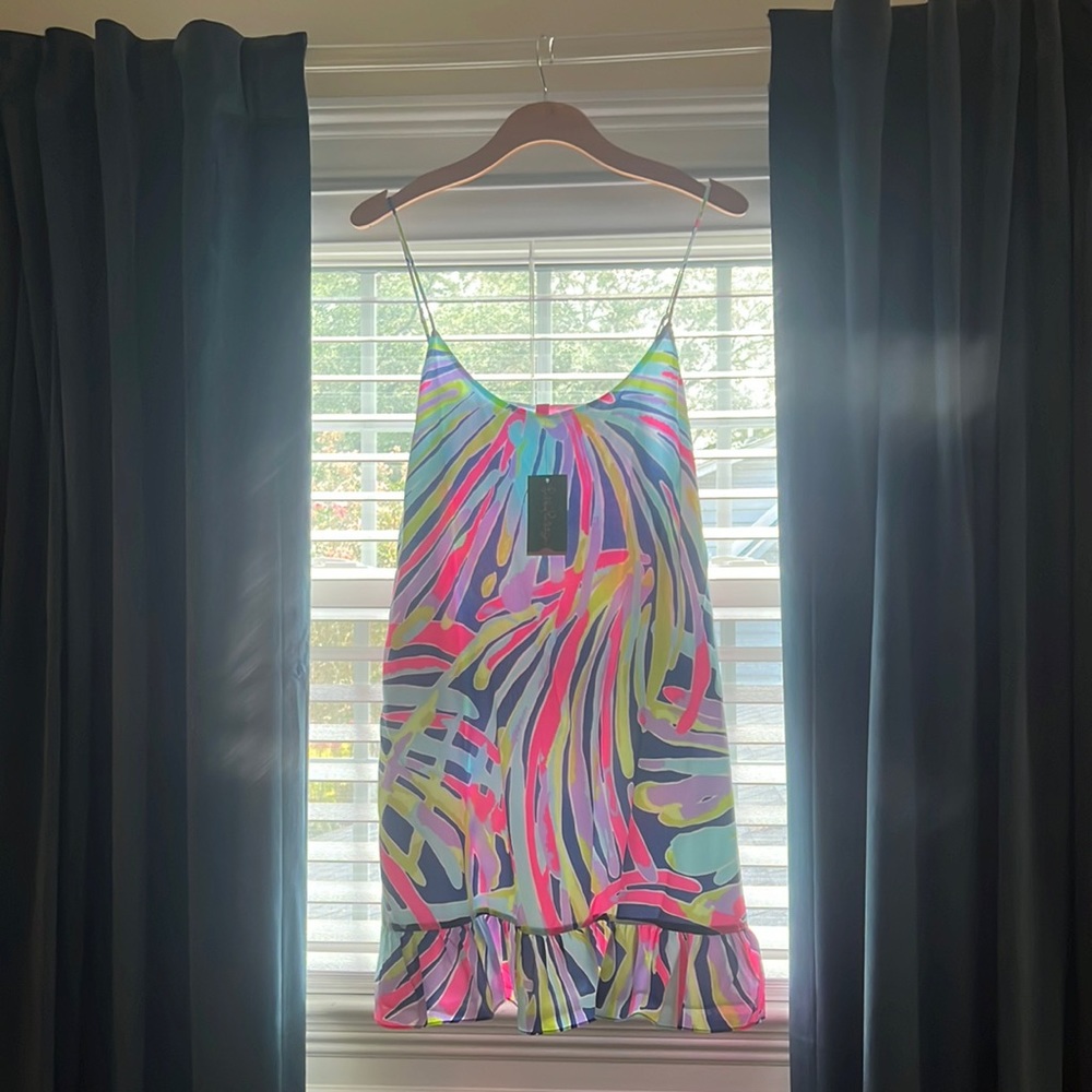 Brand new with tags Lilly Pulitzer slip dress size. Size M.